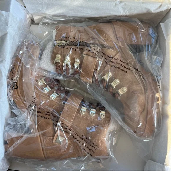 Marc Fisher Nature Suede Sherpa Trim Lug Sole Hiker Booties Sz 7.5 Med BNWB - Picture 14 of 15